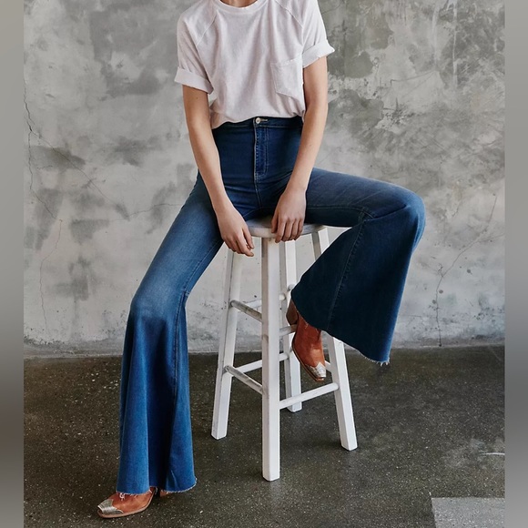 NWT Free People/We The Free Just Float On Flare Jeans in Jericho Blue - Picture 15 of 15
